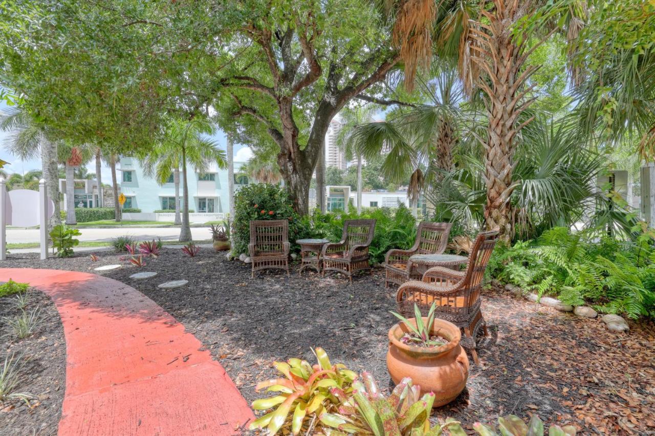 The Hibiscus House Of Fort Myers Exteriör bild