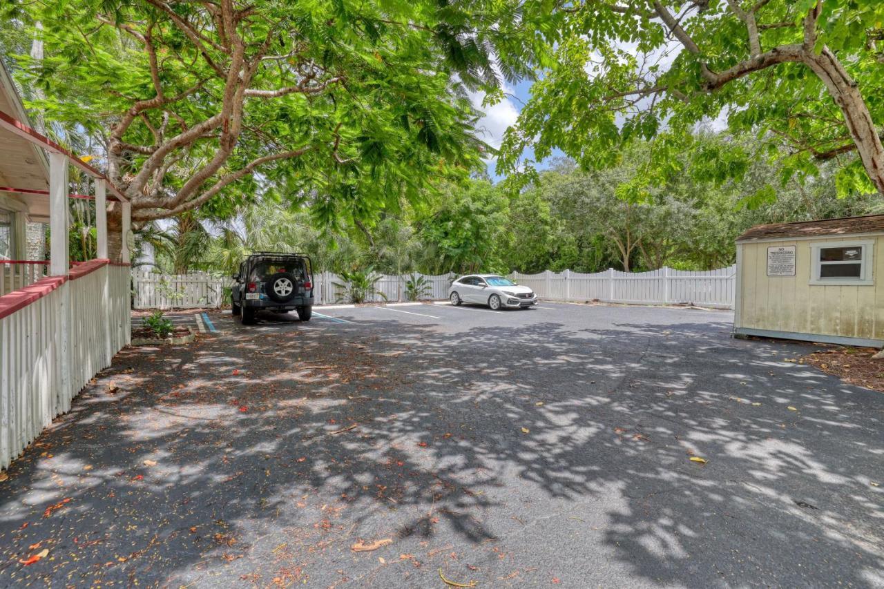The Hibiscus House Of Fort Myers Exteriör bild